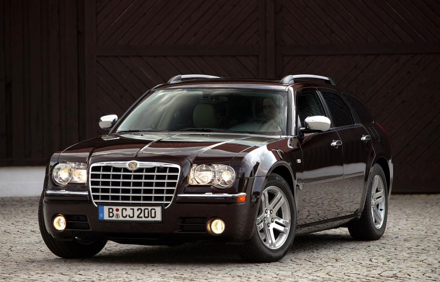  Chrysler 300C Touring 2005 года  (фото 28 из 44)